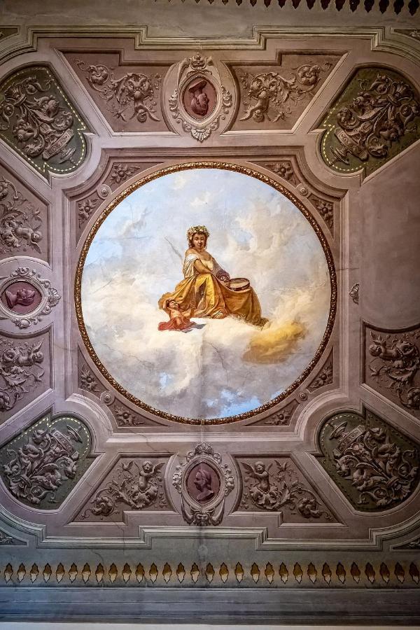 Palazzo Gamba Al Duomo Apartahotel